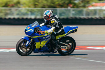 Peserta Memacu Ban Michelin pada saat Track Day