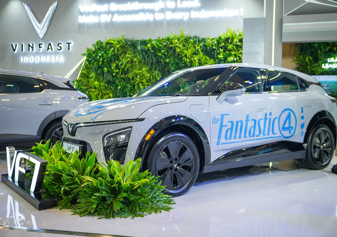 VinFast Perkenalkan VF 7 dengan Skema Kepemilikan Lengkap di GIIAS Semarang 2025