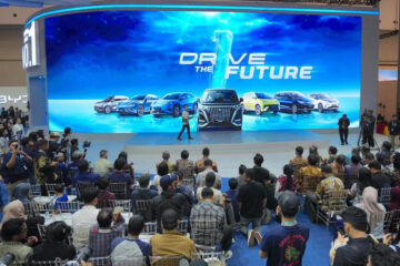 Denza Indonesia, Denza D9, Premium EV Indonesia, GJAW 2025, Future Luxury Mobility, BYD Indonesia, Premium MPV, Electric Vehicle Indonesia, Denza Booth, Denza Future Luxury