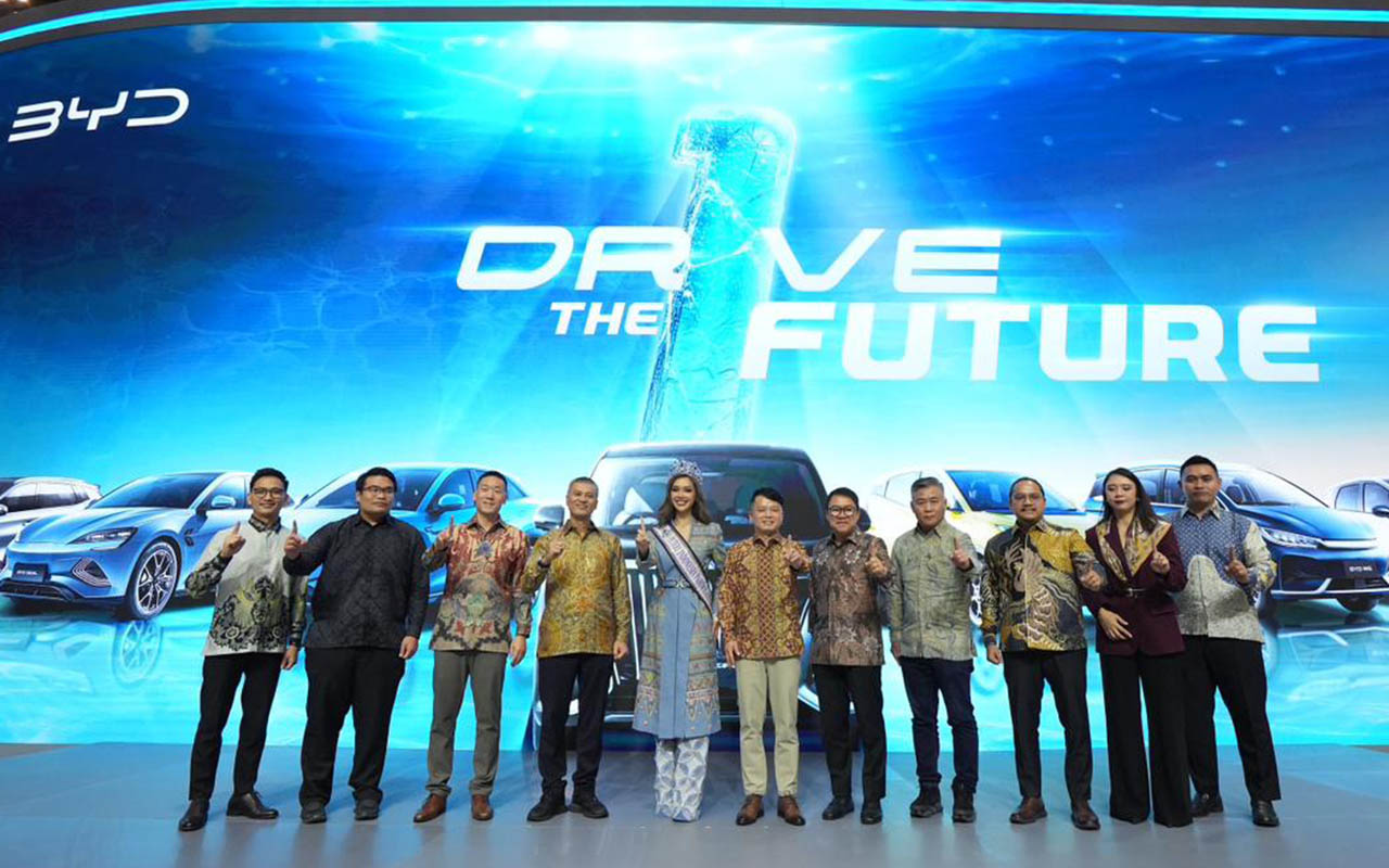 Denza Indonesia, Denza D9, Premium EV Indonesia, GJAW 2025, Future Luxury Mobility, BYD Indonesia, Premium MPV, Electric Vehicle Indonesia, Denza Booth, Denza Future Luxury