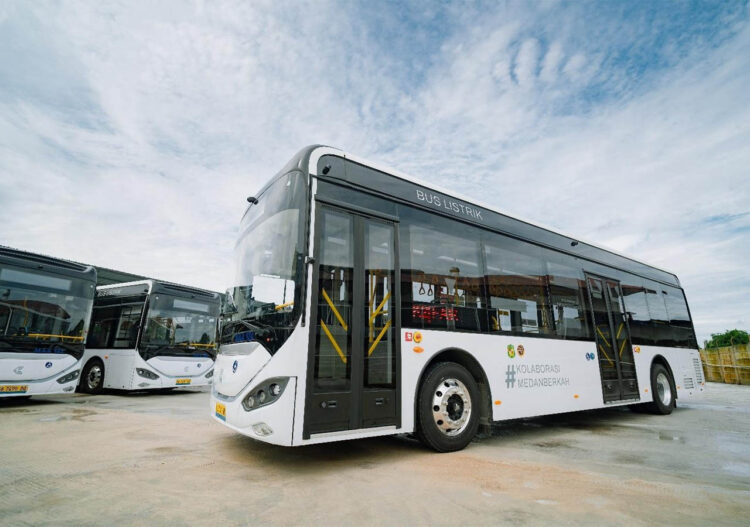 KALISTA, Elektrifikasi Armada, EV Fleet, Kendaraan Listrik Komersial, Fleet Management, Mobil Listrik Indonesia, Infrastruktur Charging, Transportasi Berkelanjutan, Monitoring Armada, Solusi EV