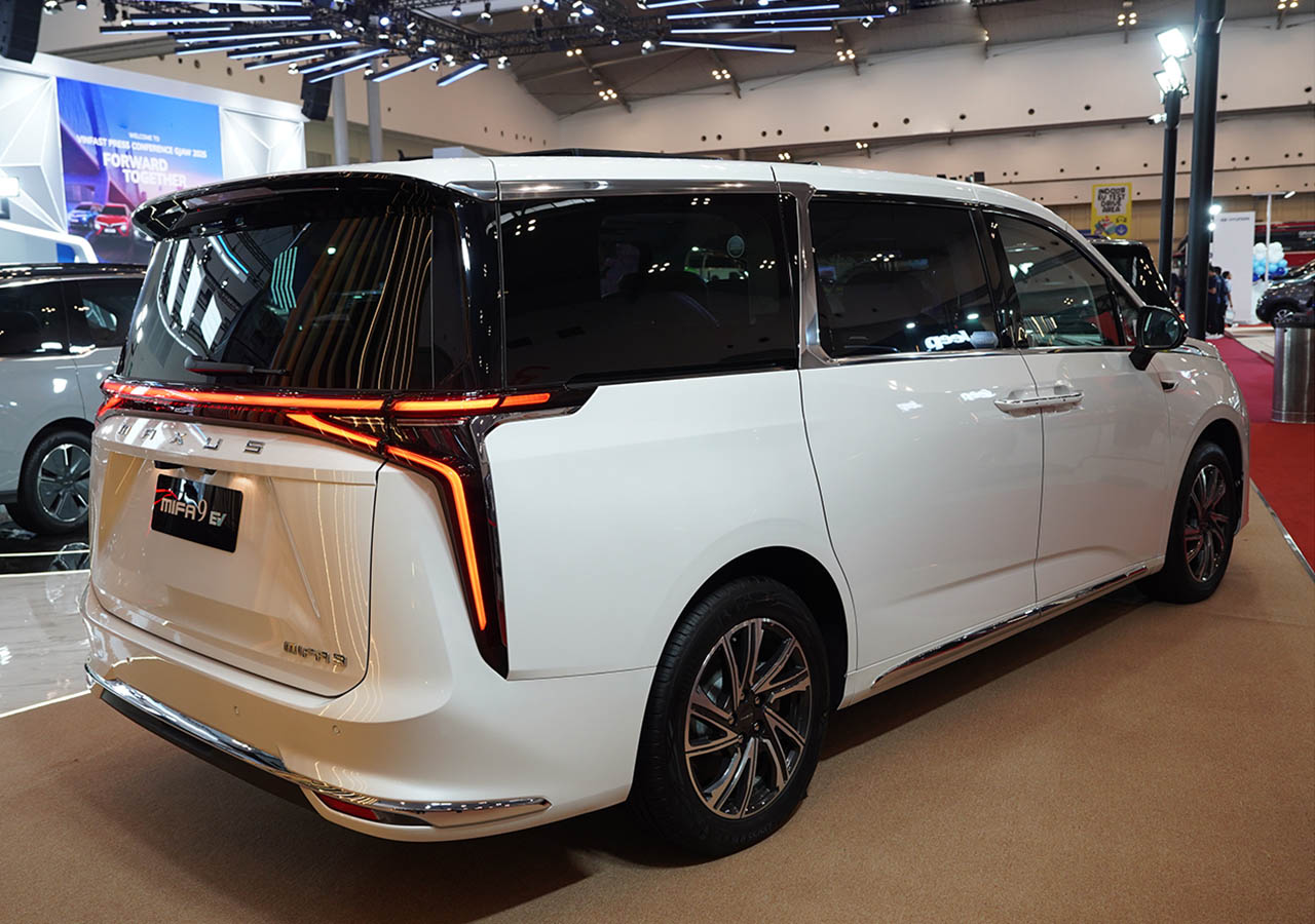 MAXUS MIFA 9 GrabExecutive